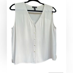 Eileen Fisher NWOT 100% silk sleeveless V neck button down blouse size M